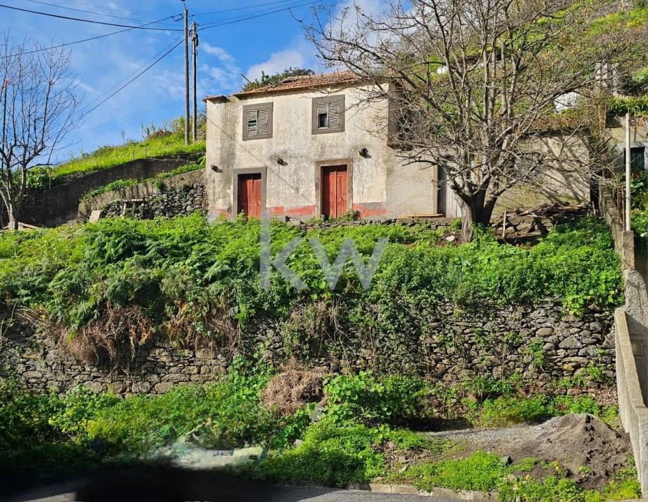 Moradia T2 para Venda em Estreito de Camara de Lobos Foto 1