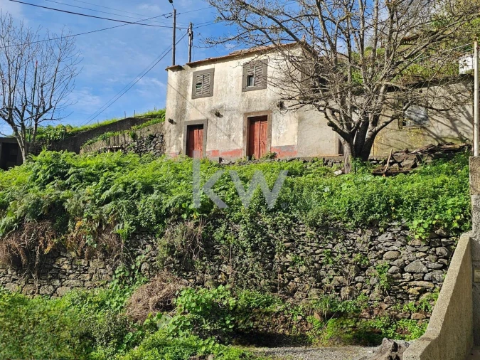 Moradia T2 para Venda em Estreito de Camara de Lobos Foto 3