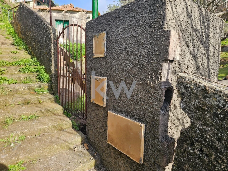 Moradia T2 para Venda em Estreito de Camara de Lobos Foto 15