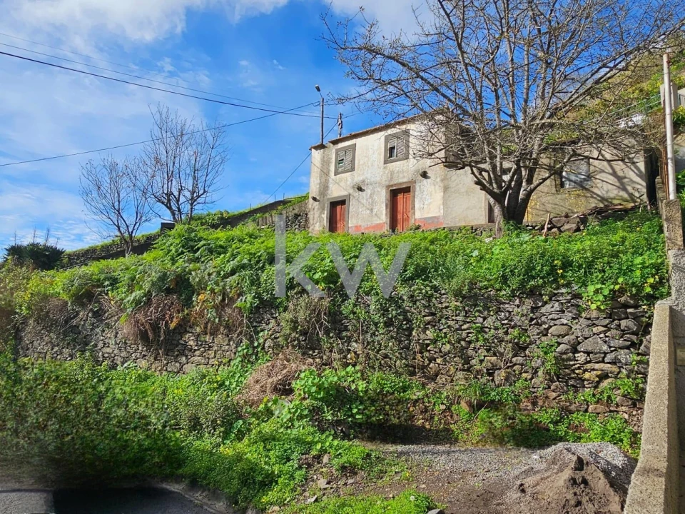 Moradia T2 para Venda em Estreito de Camara de Lobos Foto 4