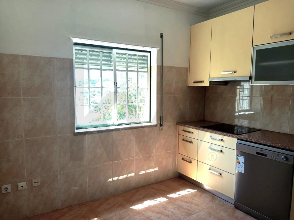 Apartamento T2 para Venda em Reguengo Grande Foto 9