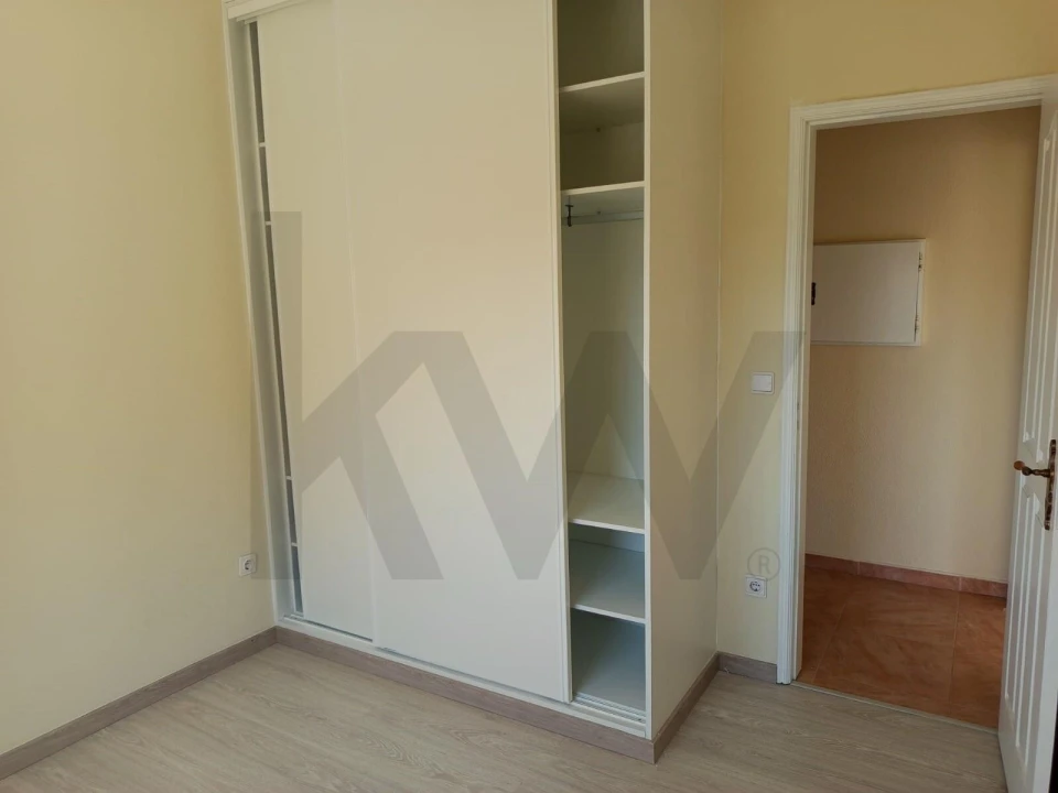 Apartamento T2 para Venda em Reguengo Grande Foto 24