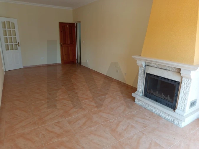 Apartamento T2 para Venda em Reguengo Grande Foto 6