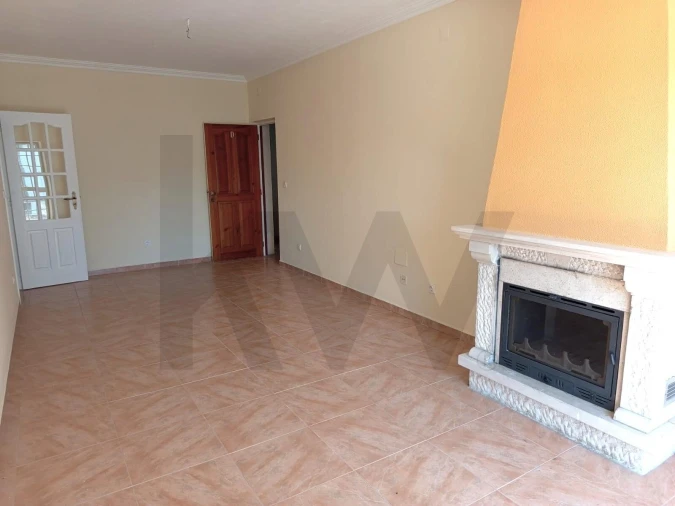 Apartamento T2 para Venda em Reguengo Grande Foto 2