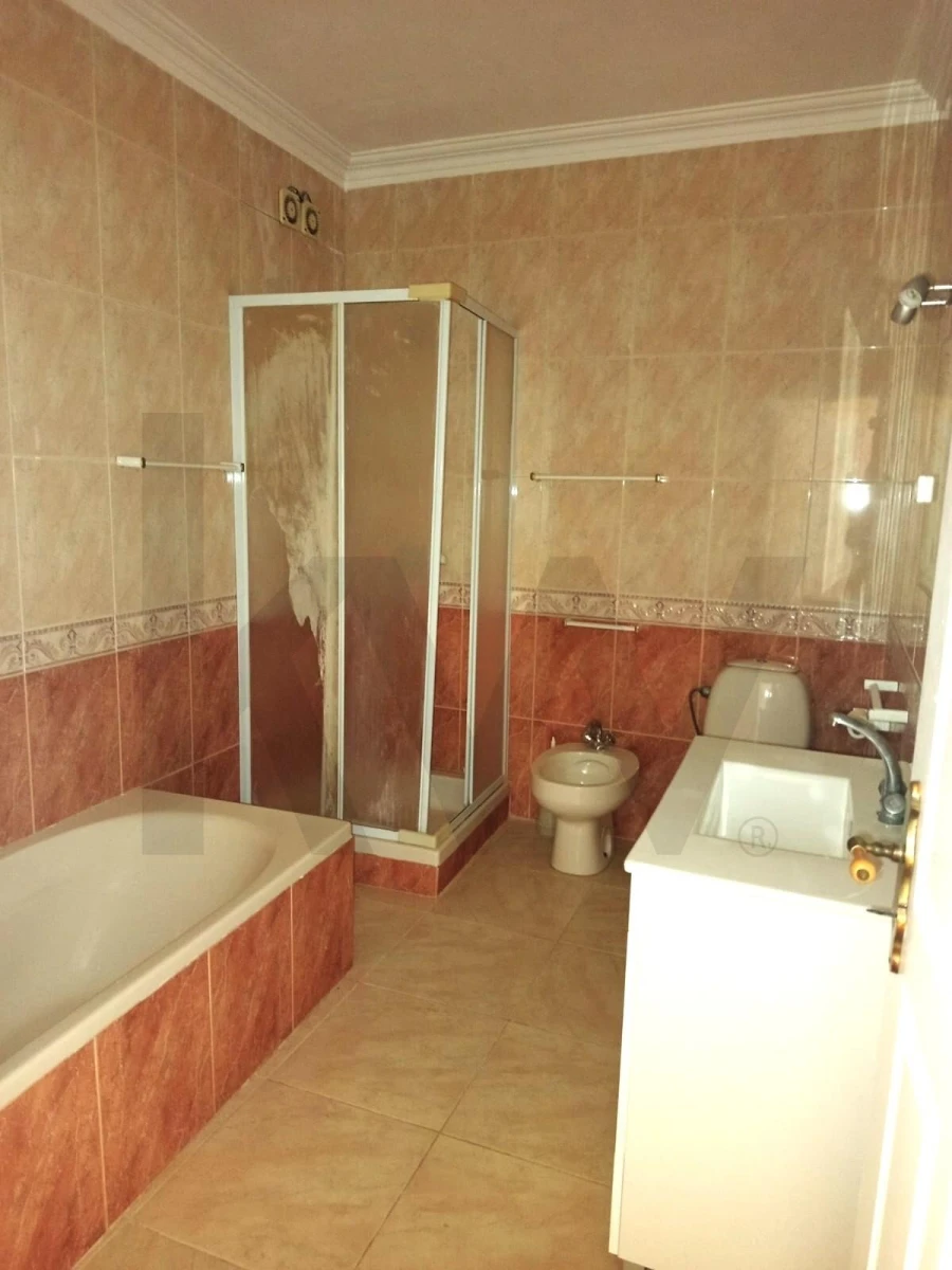 Apartamento T2 para Venda em Reguengo Grande Foto 17