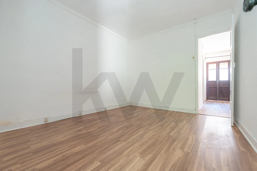 Moradia T5 para Venda em Sé Nova, Santa Cruz, Almedina e São Bartolomeu Foto 4