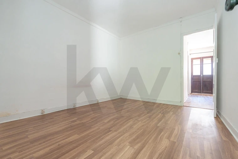 Moradia T5 para Venda em Sé Nova, Santa Cruz, Almedina e São Bartolomeu Foto 4