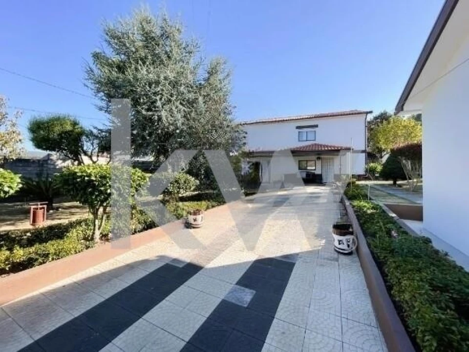 Moradia T4 para Venda em Sobreira Foto 7