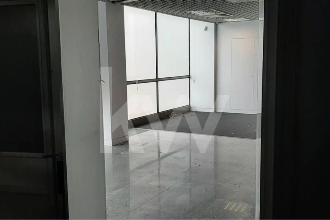 Loja para Venda em Campolide Foto 17