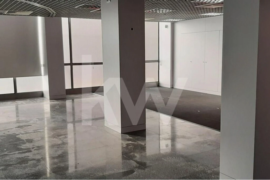 Loja para Venda em Campolide Foto 18