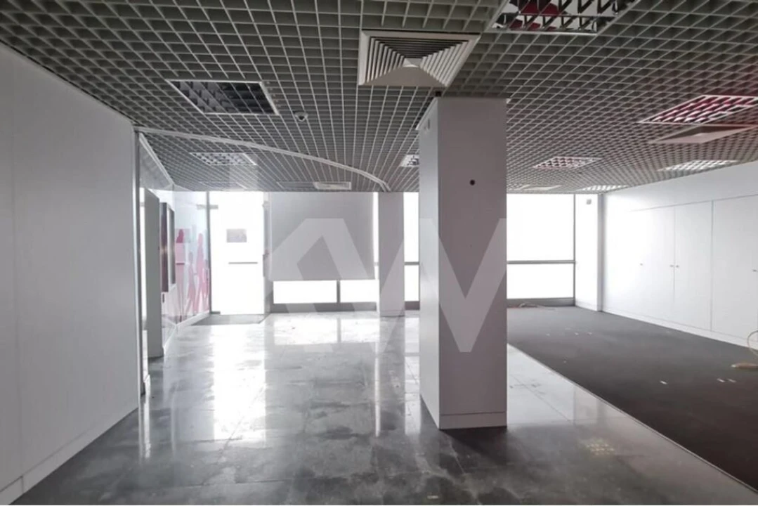 Loja para Venda em Campolide Foto 2