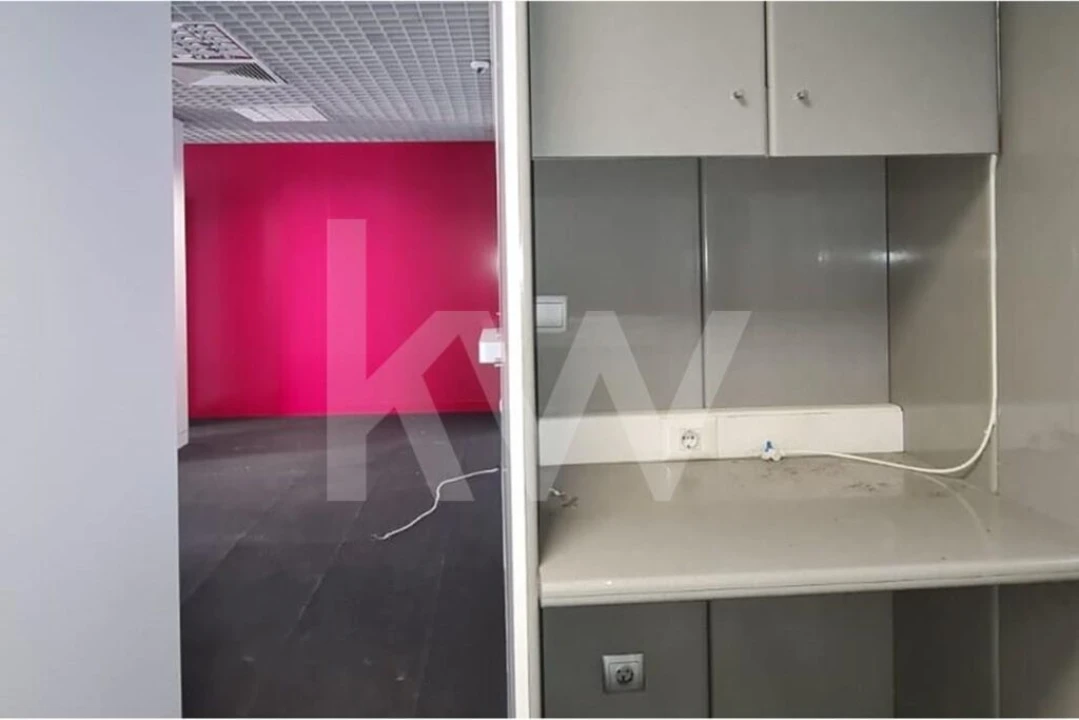 Loja para Venda em Campolide Foto 11