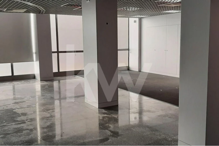 Loja para Venda em Campolide Foto 18