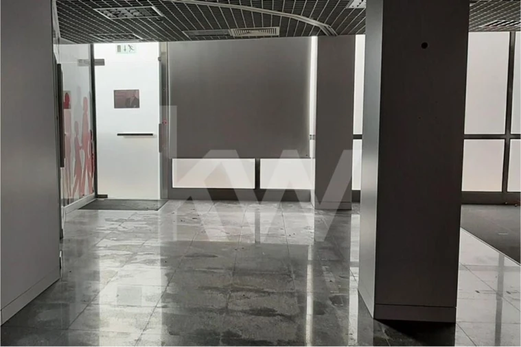 Loja para Venda em Campolide Foto 16