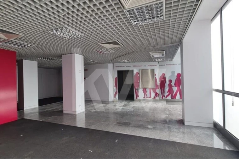 Loja para Venda em Campolide Foto 5