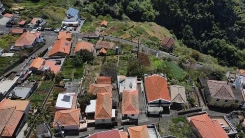 Moradia T5 para Venda em Arco da Calheta