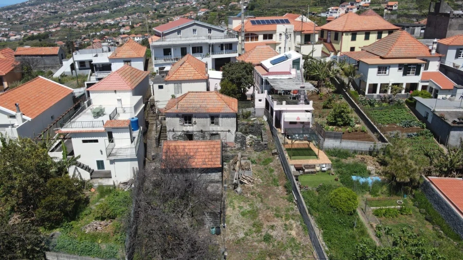 Moradia T5 para Venda em Arco da Calheta Foto 8
