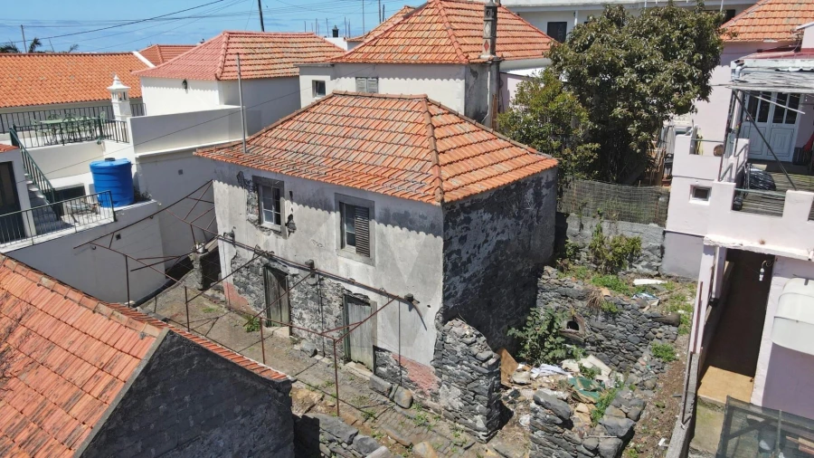 Moradia T5 para Venda em Arco da Calheta Foto 4