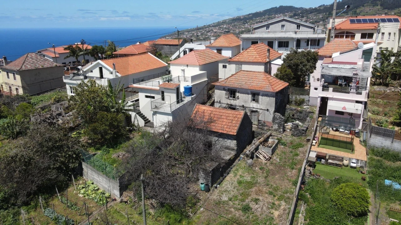 Moradia T5 para Venda em Arco da Calheta Foto 7