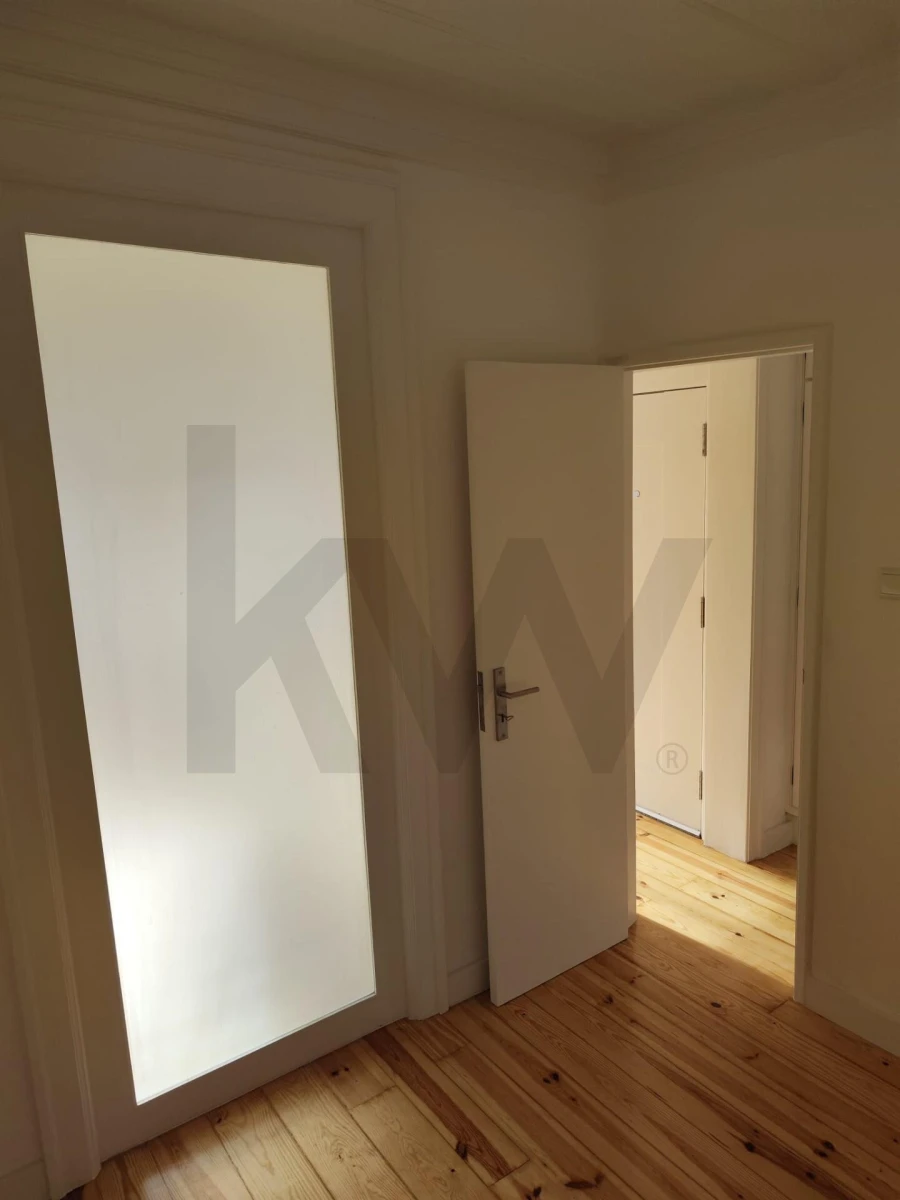 Apartamento T1 para Arrendamento em Santa Maria Maior Foto 7