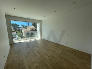 Moradia T4 para Venda em Corroios