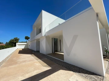 Moradia T4 para Venda em Corroios