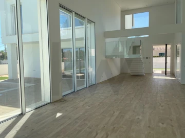 Moradia T4 para Venda em Corroios