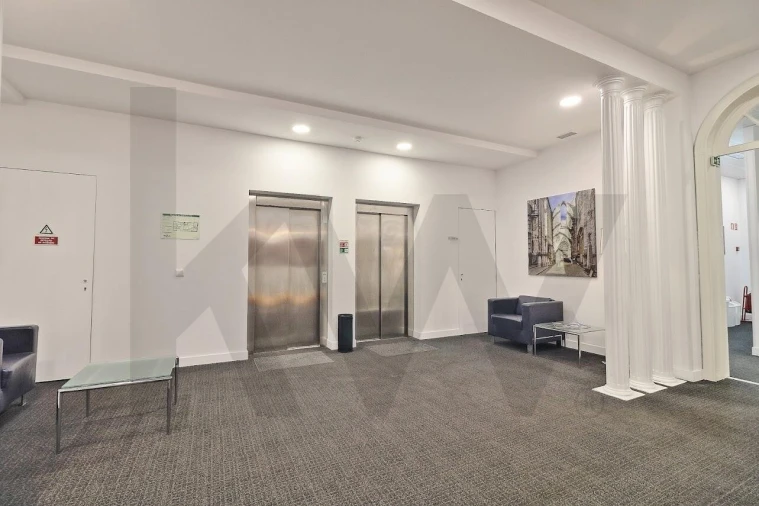 Escritório para Arrendamento em Santa Maria Maior Foto 7