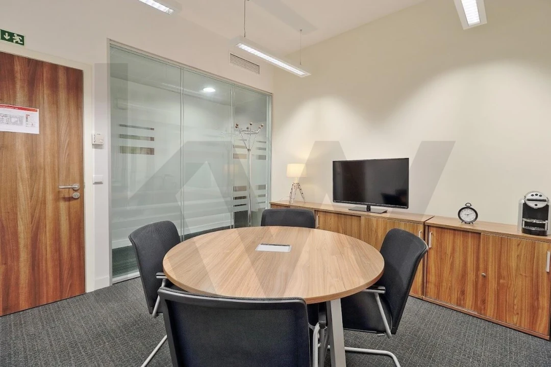 Escritório para Arrendamento em Santa Maria Maior Foto 3