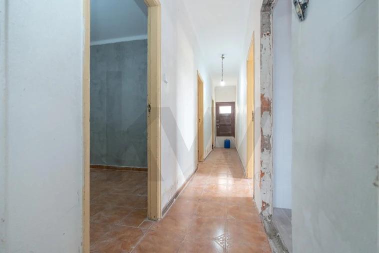 Moradia T5 para Venda em Antuzede e Vil de Matos Foto 11