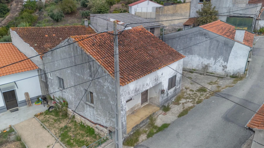 Moradia T5 para Venda em Antuzede e Vil de Matos Foto 3