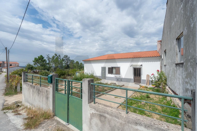 Moradia T5 para Venda em Antuzede e Vil de Matos Foto 24