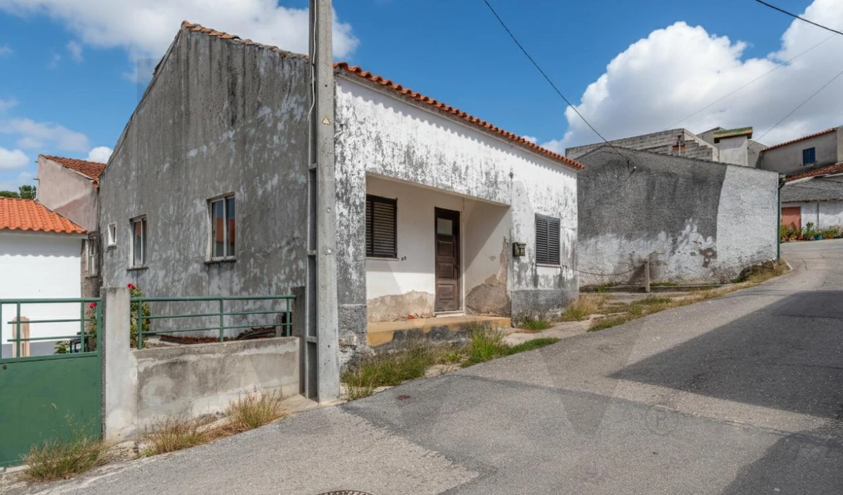 Moradia T5 para Venda em Antuzede e Vil de Matos Foto 29