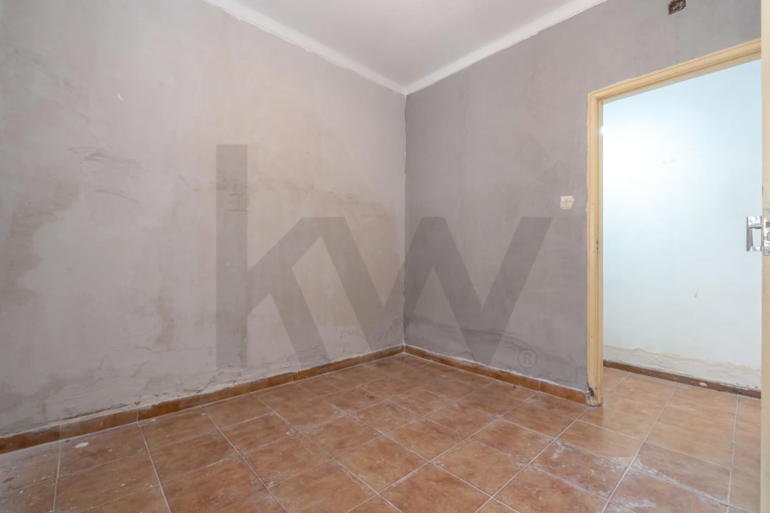 Moradia T5 para Venda em Antuzede e Vil de Matos Foto 5