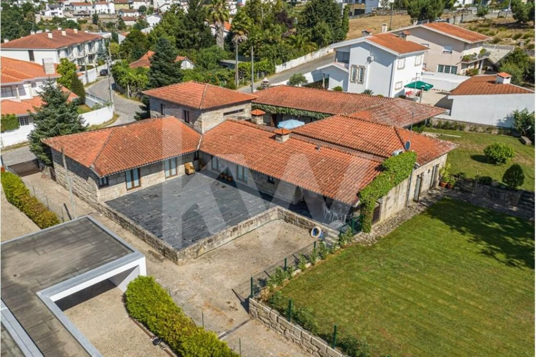 Moradia T4 para Venda em Paredes Foto 37