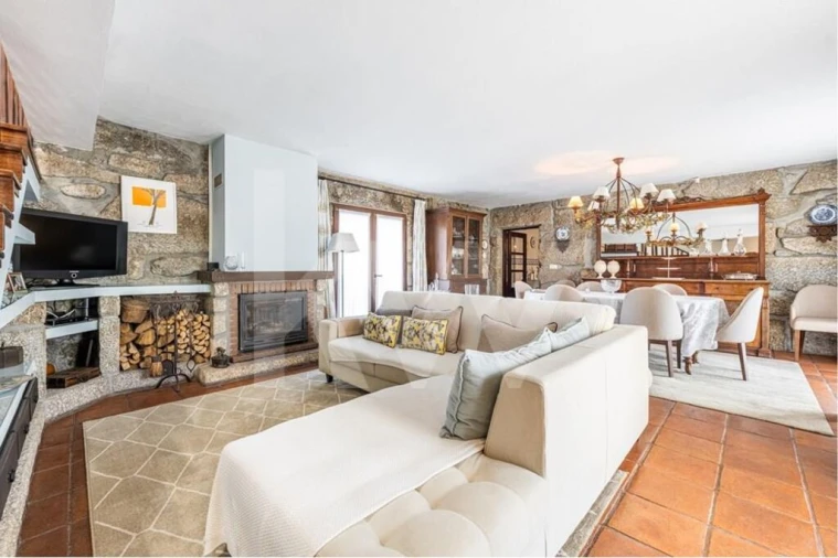 Moradia T4 para Venda em Paredes