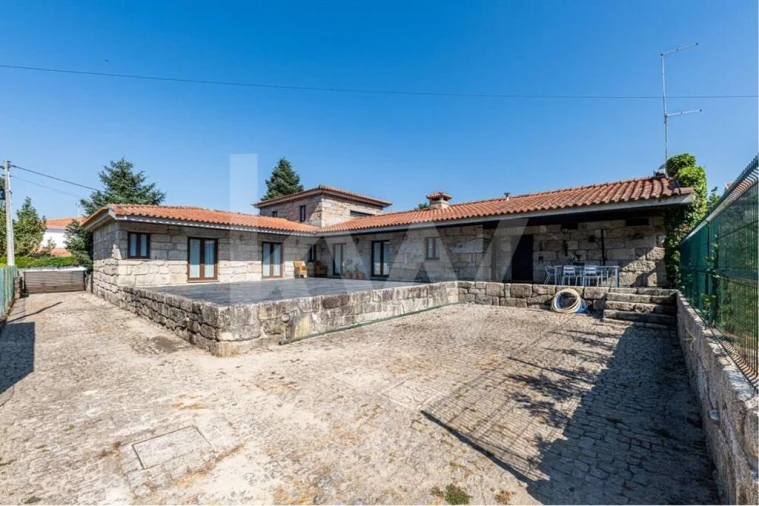 Moradia T4 para Venda em Paredes Foto 31