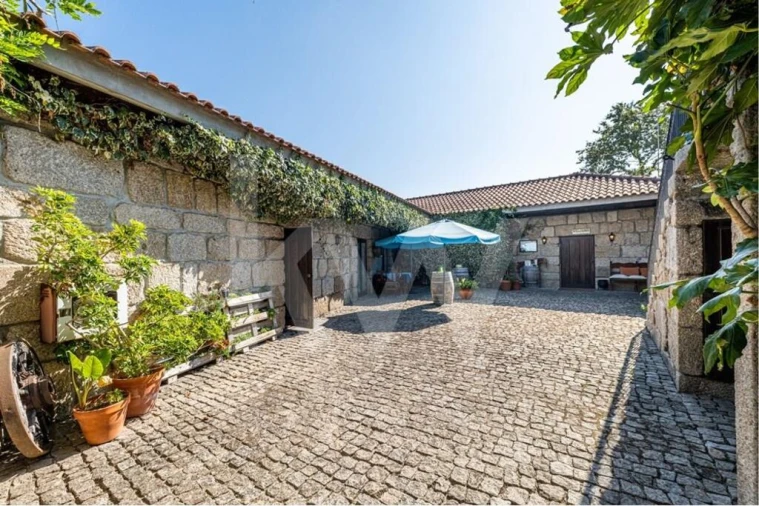 Moradia T4 para Venda em Paredes Foto 5