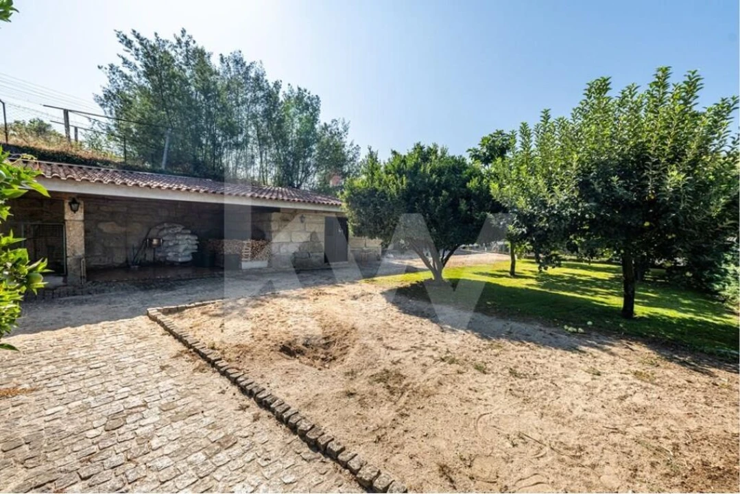 Moradia T4 para Venda em Paredes Foto 26