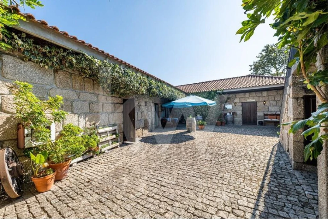 Moradia T4 para Venda em Paredes Foto 5