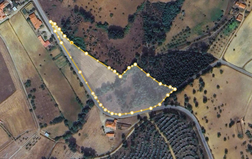 Terreno para Venda em Enxames Foto 1