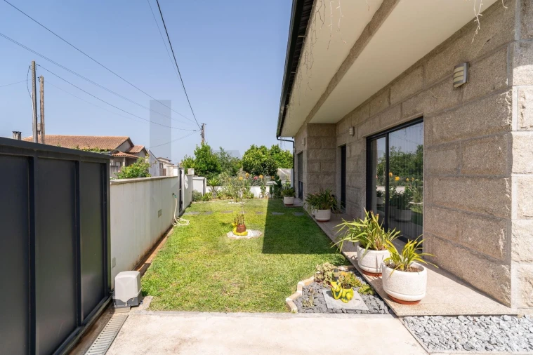 Moradia T4 para Venda em Ponte de Vagos e Santa Catarina Foto 26