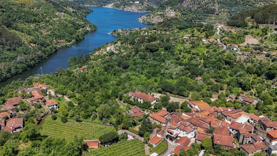 Moradia T3 para Venda em Oliveira do Douro Foto 17