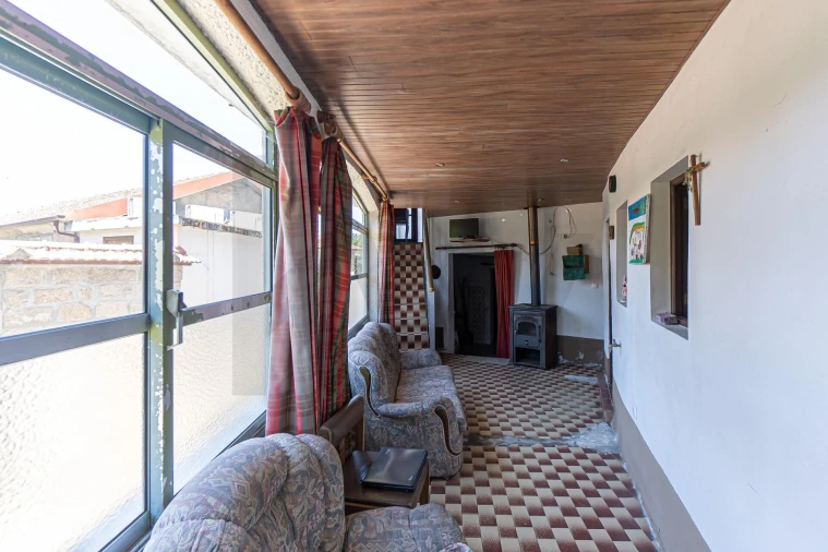 Moradia T3 para Venda em Oliveira do Douro Foto 5