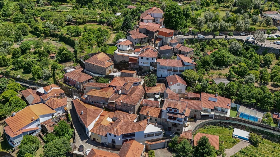 Moradia T3 para Venda em Oliveira do Douro Foto 15