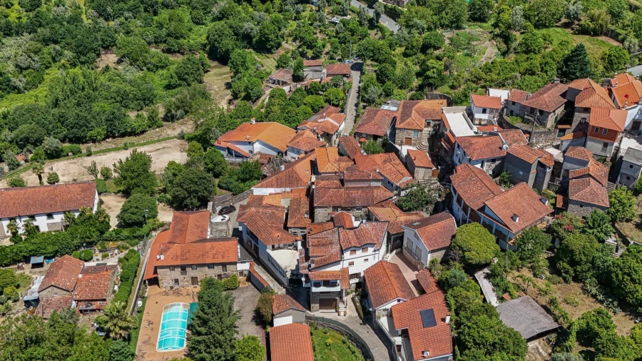 Moradia T3 para Venda em Oliveira do Douro Foto 16