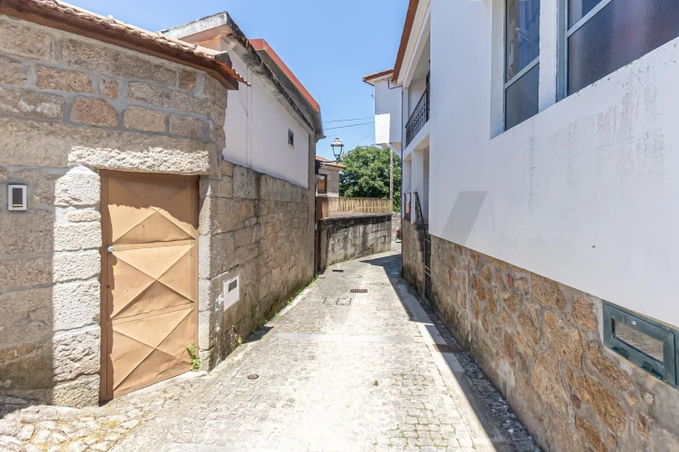 Moradia T3 para Venda em Oliveira do Douro Foto 37