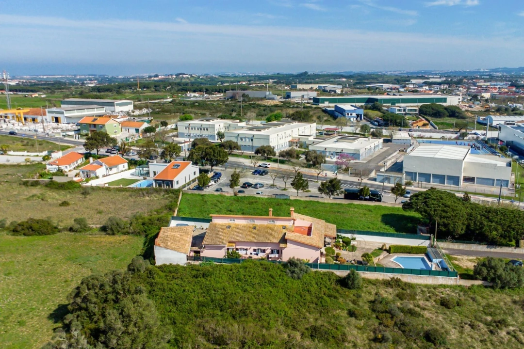 Moradia T5 para Venda em Santa Maria e São Miguel, São Martinho, São Pedro Penaferrim Foto 3
