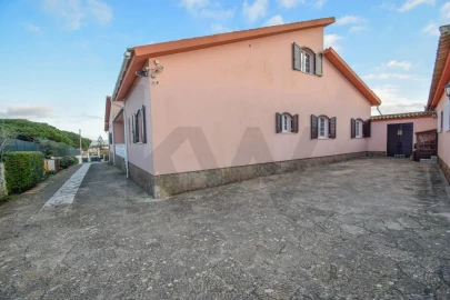 Moradia T5 para Venda em Santa Maria e São Miguel, São Martinho, São Pedro Penaferrim