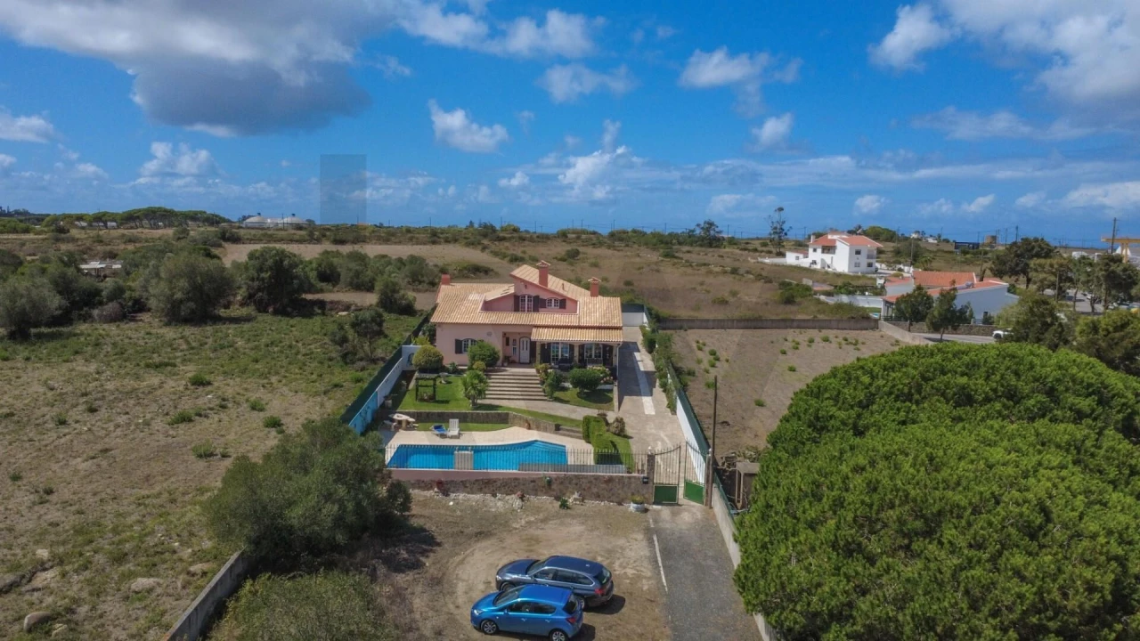 Moradia T5 para Venda em São João das Lampas e Terrugem Foto 3